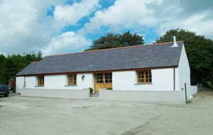 Converted barn self catering holiday accommodation at Yr Hen Glowty Pembrokeshire